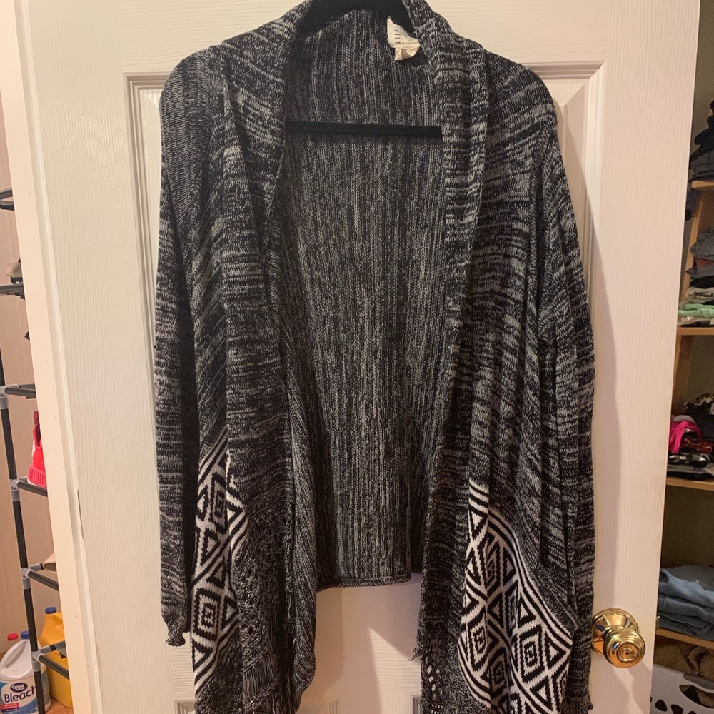 Billibong black cardigan